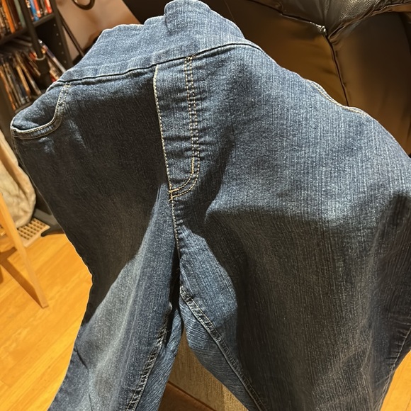 Size 22 Straight Leg Pull Up Jeans with Details on Pocket - Picture 2 of 4